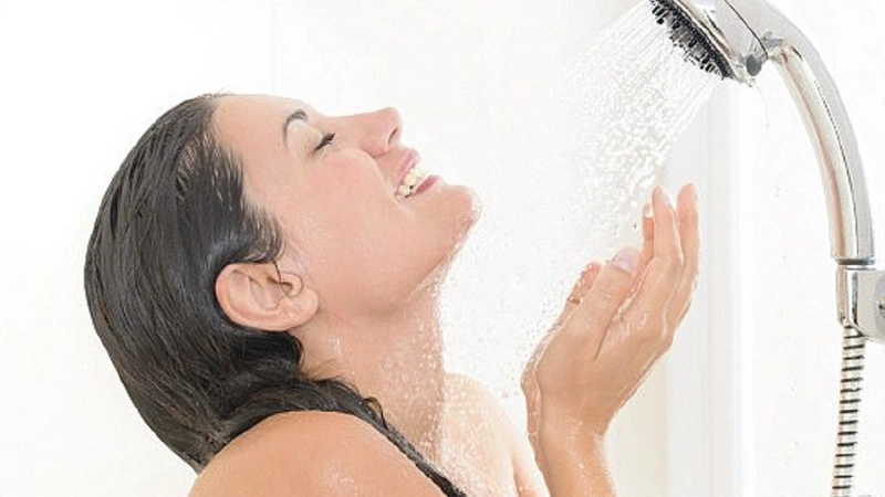 Bà bầu tắm nước lạnh mùa hè có nên không 1