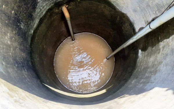 Hướng dẫn xử lý nước giếng có mùi bùn tại nhà đơn giản