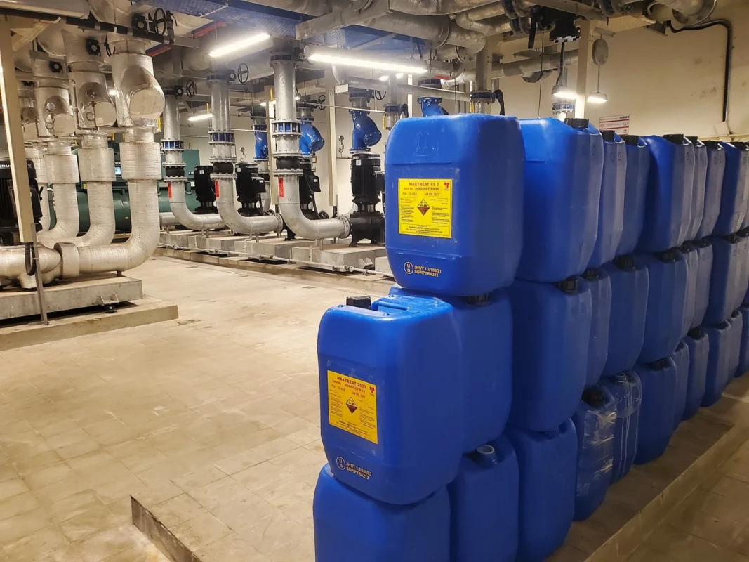 Hóa chất chống cáu cặn, ăn mòn MAXTREAT 6830