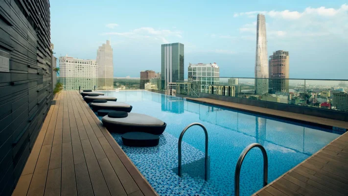 Bộ lọc nước Hồ bơi sinh thái có gì khác biệt so với thông thường?