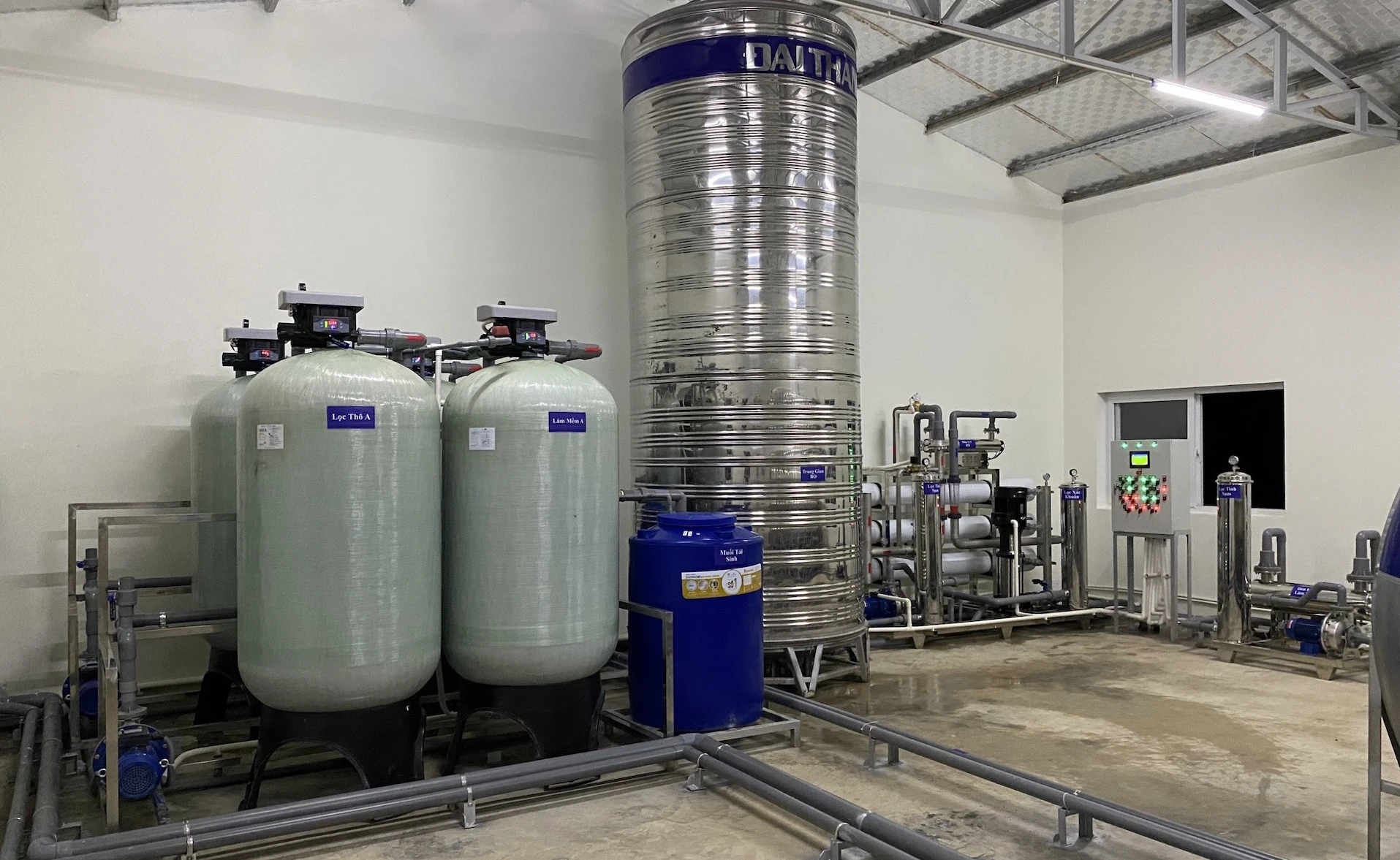 Bộ lọc cát thạch anh trong Hệ thống xử lý nước có đặc điểm gì?